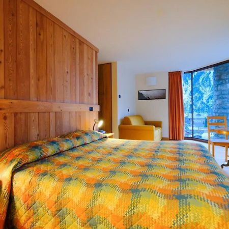 Hotel Aigle Courmayeur Bagian luar foto