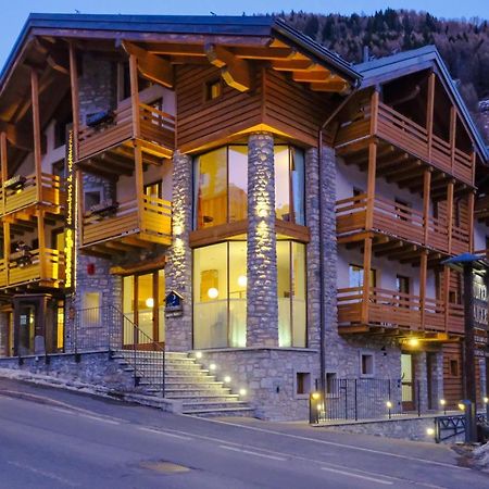 Hotel Aigle Courmayeur Bagian luar foto