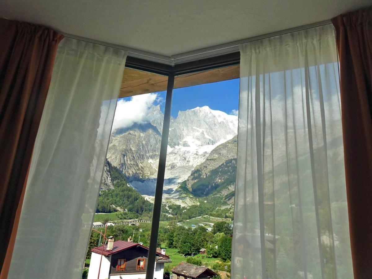 Hotel Aigle Courmayeur Bagian luar foto
