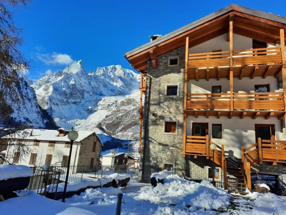 Hotel Aigle Courmayeur Bagian luar foto