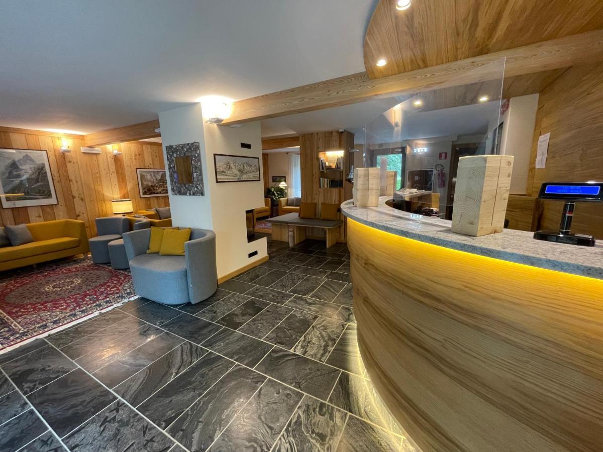 Hotel Aigle Courmayeur Bagian luar foto