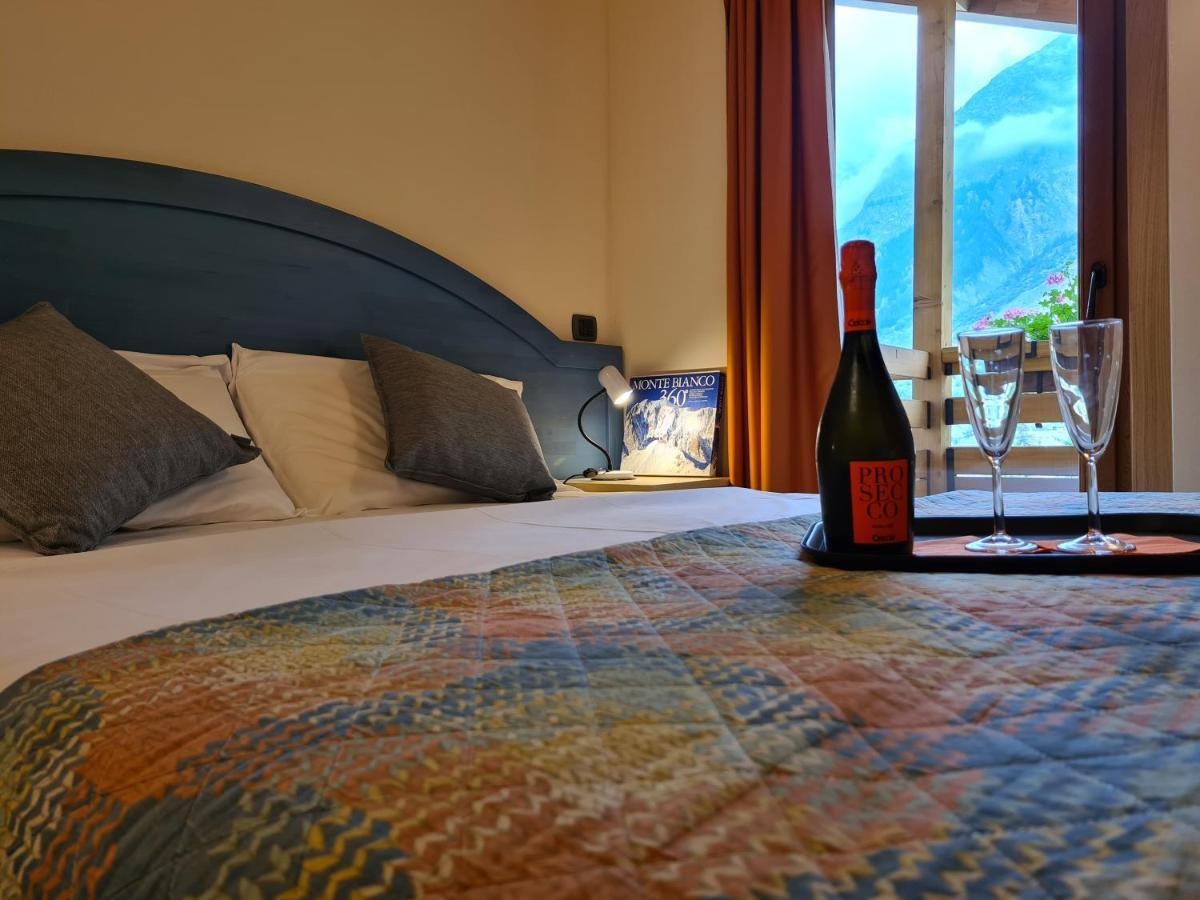 Hotel Aigle Courmayeur Bagian luar foto