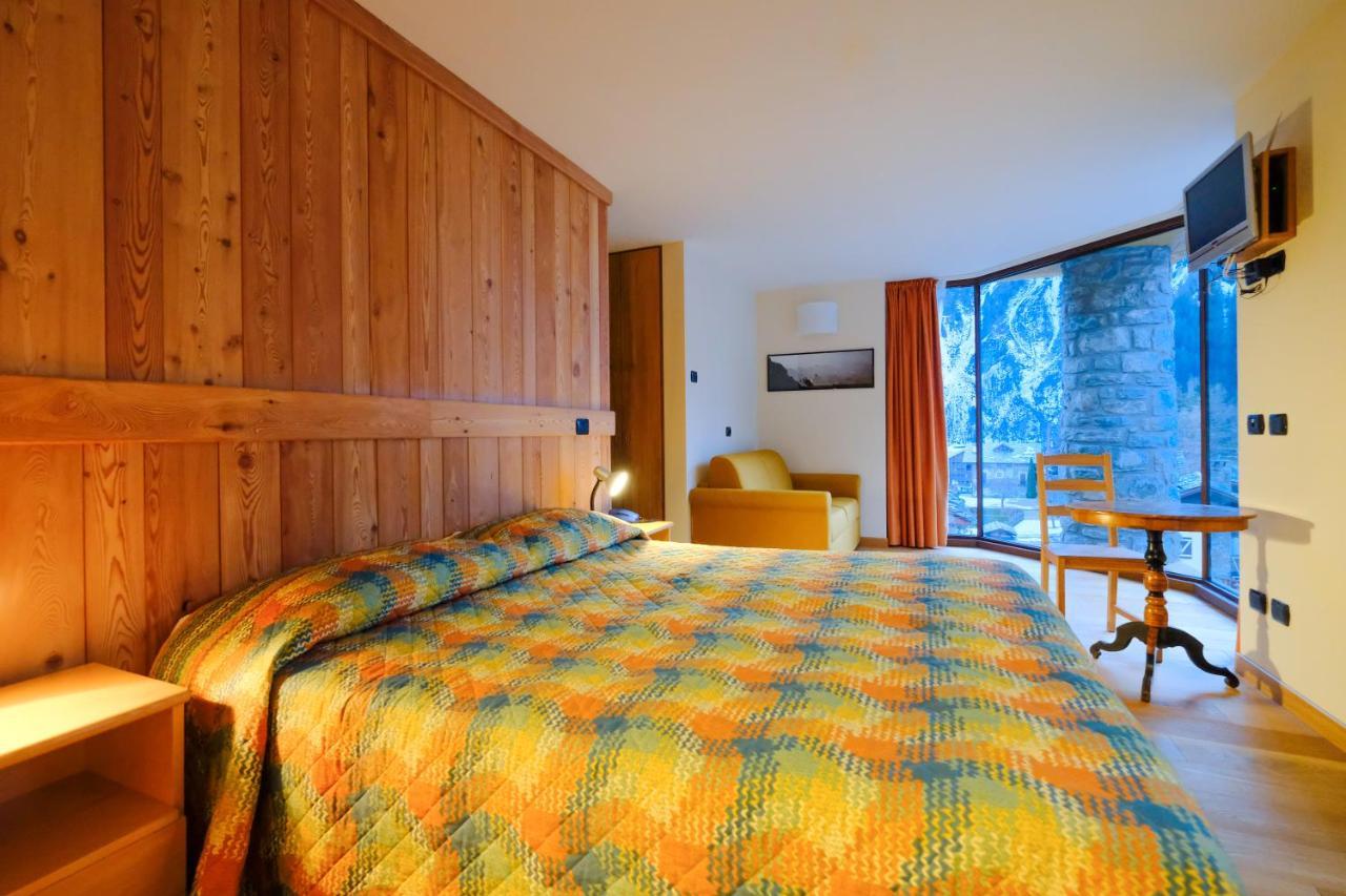 Hotel Aigle Courmayeur Bagian luar foto