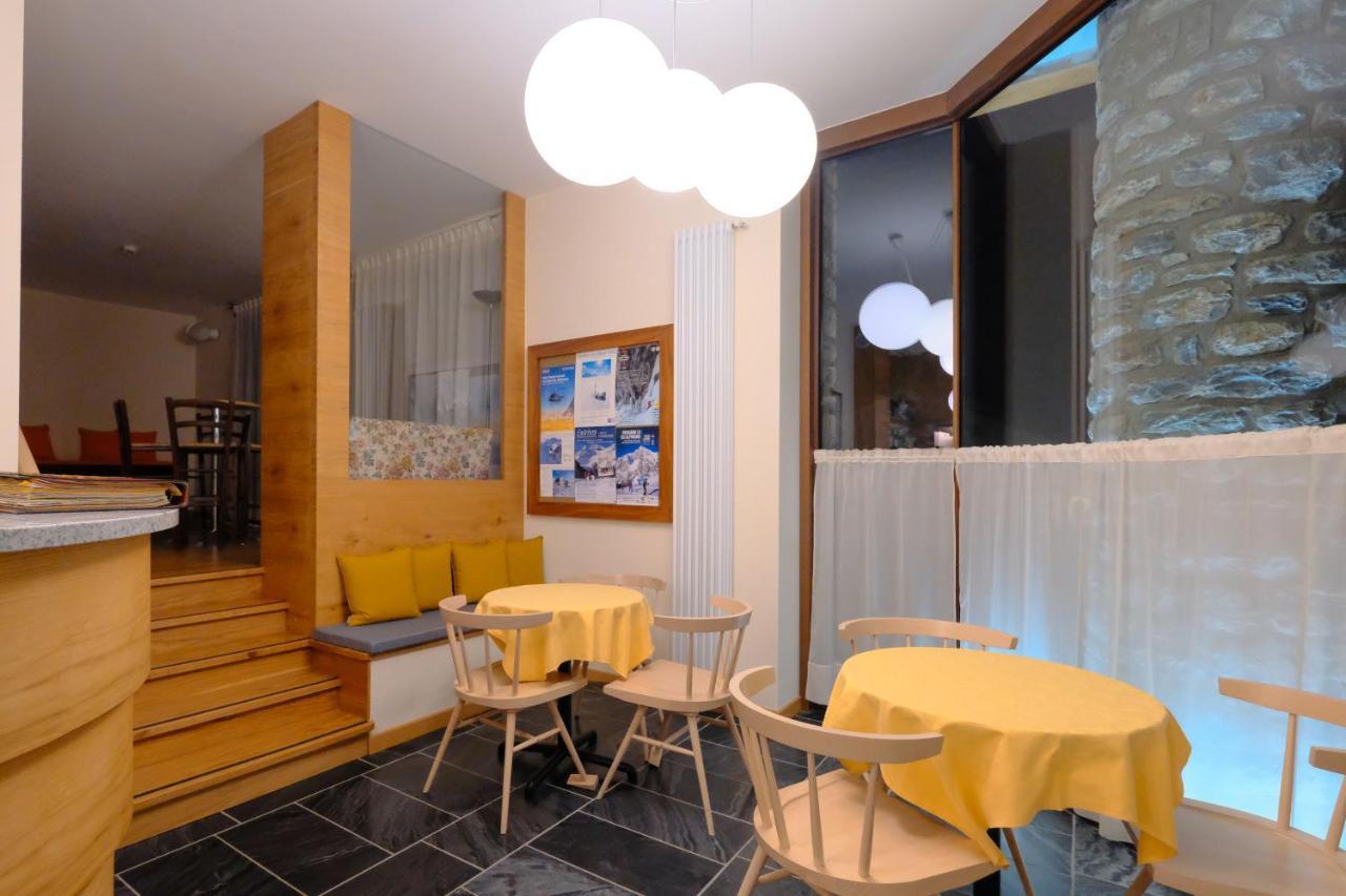 Hotel Aigle Courmayeur Bagian luar foto