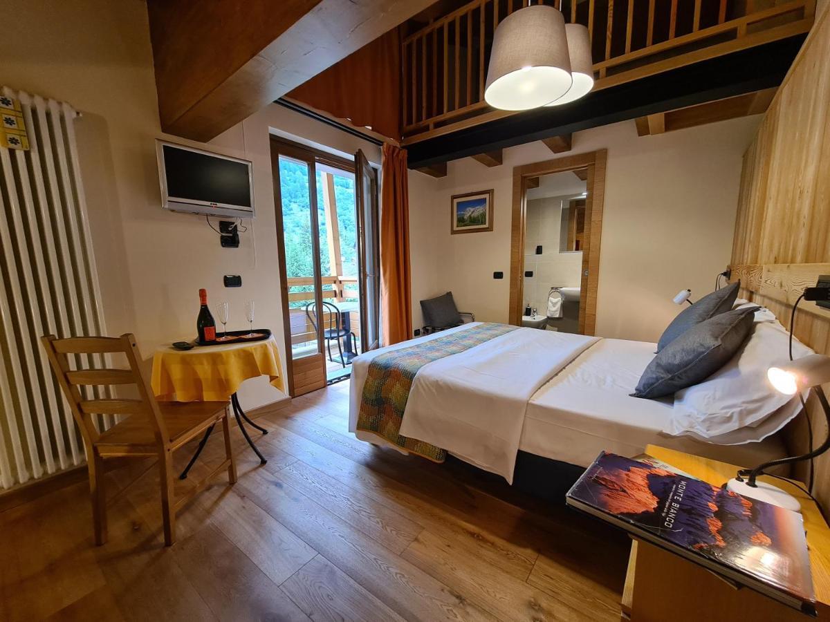 Hotel Aigle Courmayeur Bagian luar foto