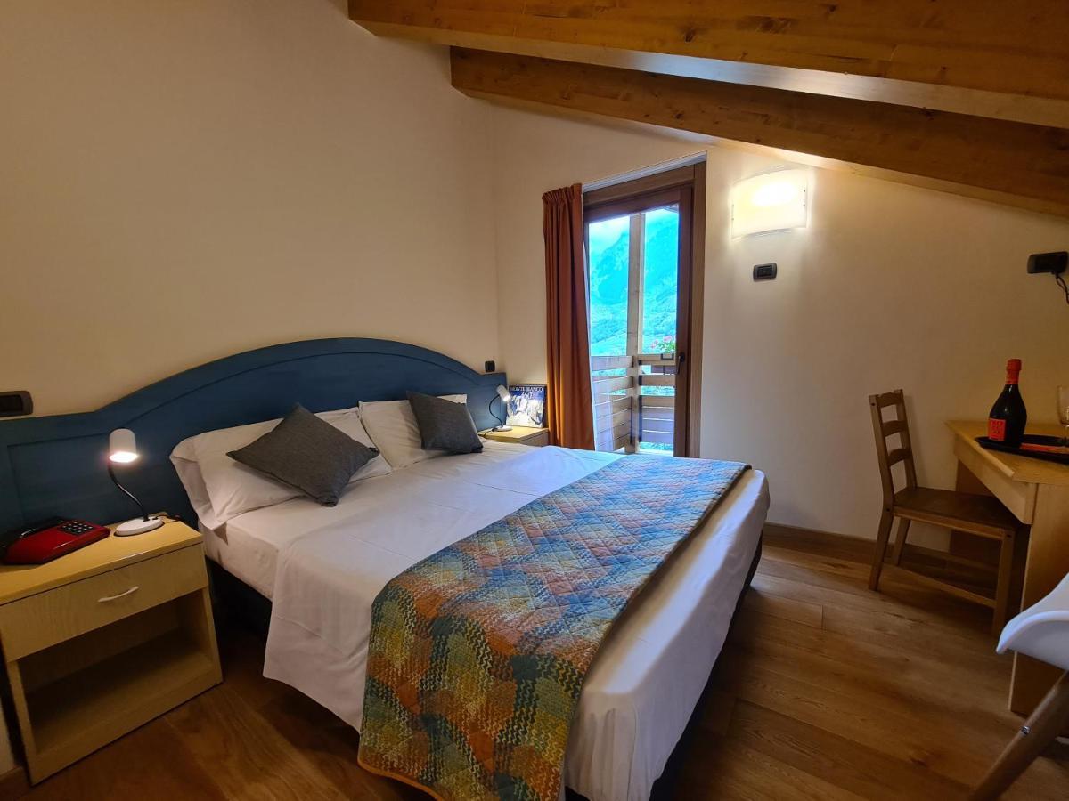 Hotel Aigle Courmayeur Bagian luar foto