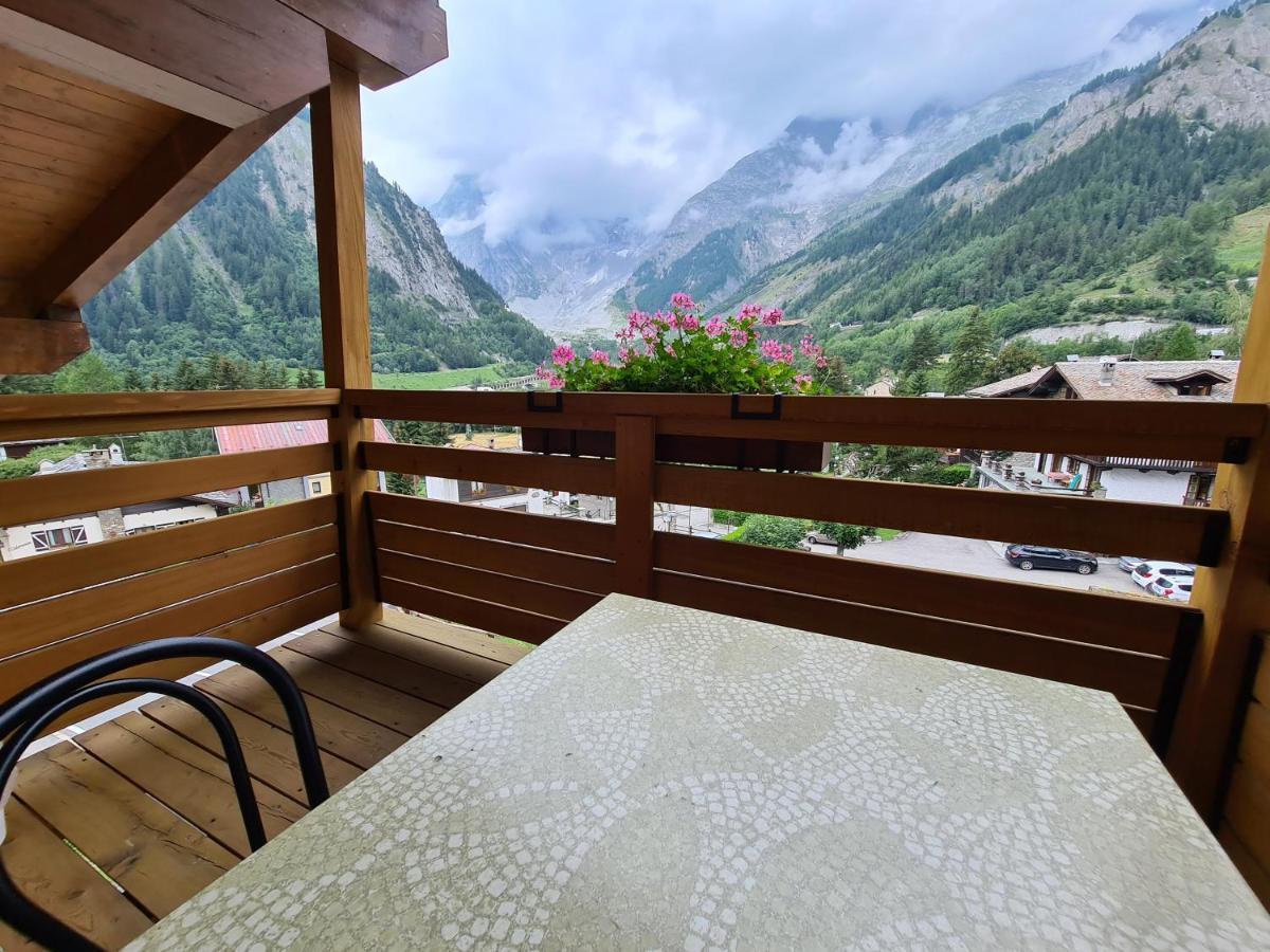 Hotel Aigle Courmayeur Bagian luar foto